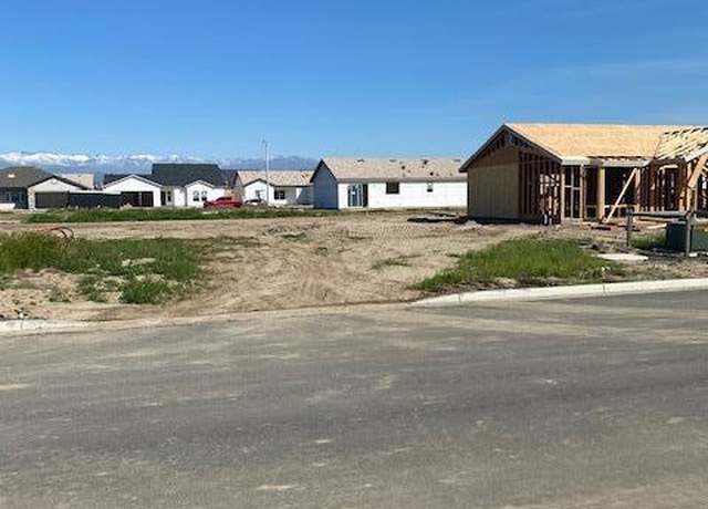 Property at 1134 S Ohio Pl W, Porterville, CA 93257, 4 beds, 3 baths