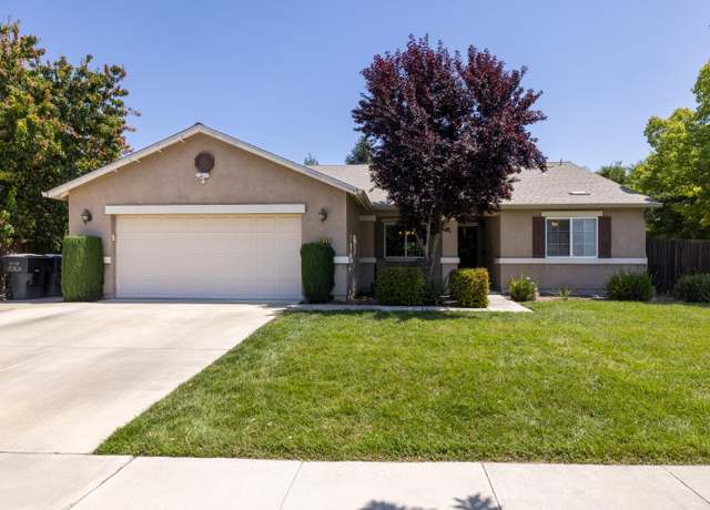 Property at 3120 Newport Ave, Visalia, CA 93291, 3 beds, 2 baths