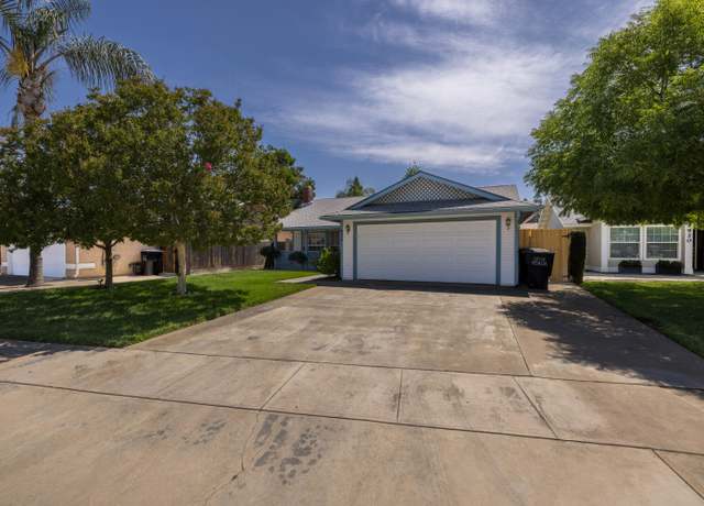 Property at 926 N Parkwood Ct, Visalia, CA 93291, 3 beds, 2 baths
