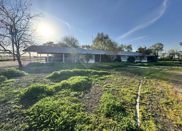 Property at 26017 Road 100, Tulare, CA 93274, 4 beds, 2 baths