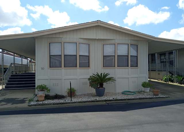 Property at 2459 N Oaks St #10, Tulare, CA 93274, 3 beds, 2 baths