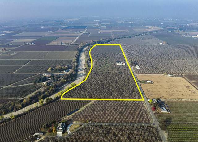 Property at 280 6 1/2 Ave, Kingsburg, CA 93631