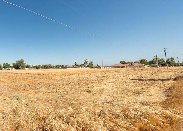 Property at 138 Norwalk Dr, Madera, CA 93638