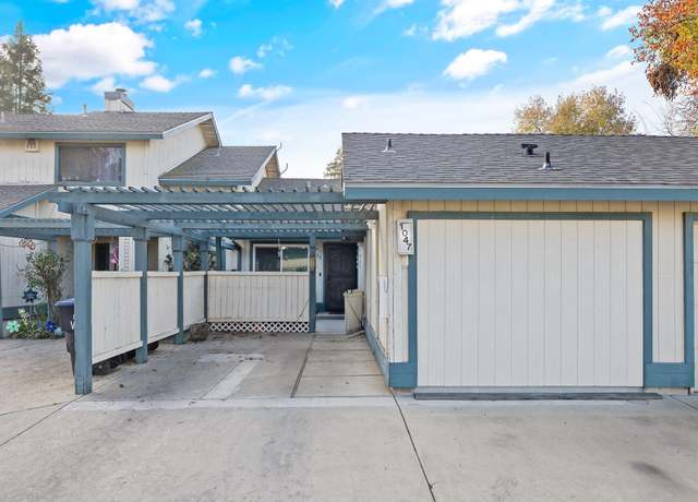 Property at 1047 S Pinkham St, Visalia, CA 93292, 2 beds, 3 baths