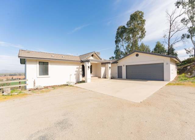 Property at 23999 Johns Dr, Porterville, CA 93257, 5 beds, 3.5 baths