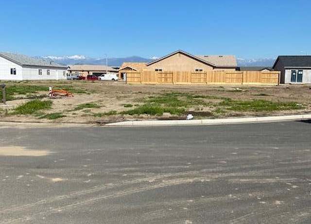 Property at 1184 S Ohio Pl E, Porterville, CA 93257, 4 beds, 2 baths