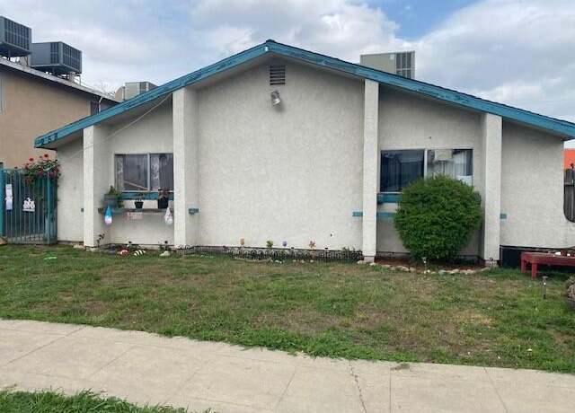 Property at 258 S F St, Tulare, CA 93274, 8 beds, 4 baths