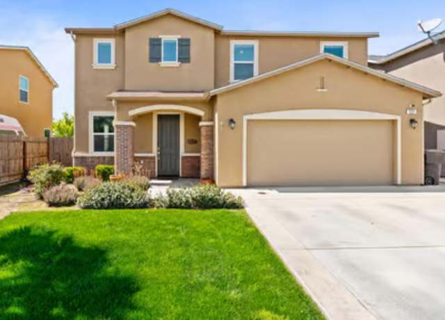 Property at 531 S Laguna St, Visalia, CA 93292, 4 beds, 2.5 baths