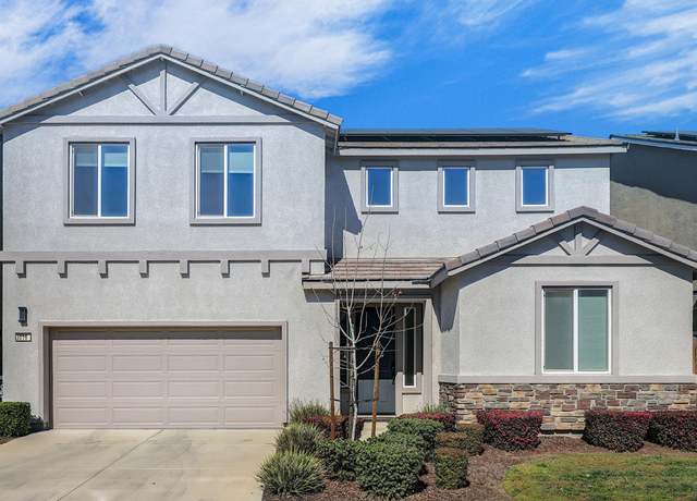 Property at 3016 E Mary Ave, Visalia, CA 93292, 4 beds, 3 baths
