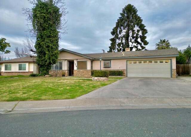 Property at 1514 N Westside St, Porterville, CA 93257, 4 beds, 2 baths