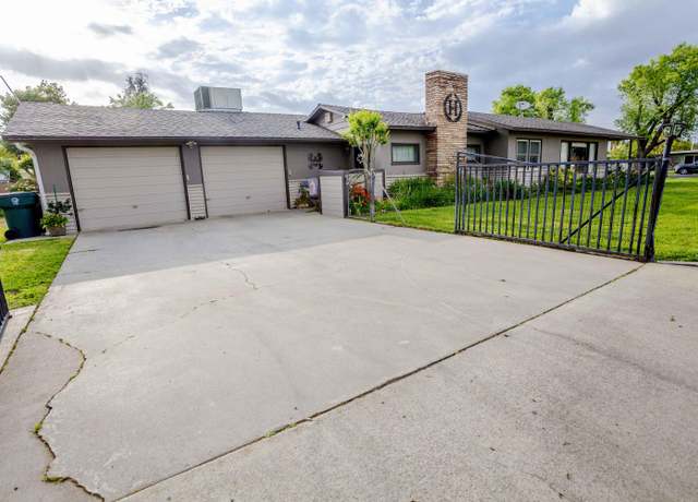 Property at 1609 N Oaks St, Tulare, CA 93274, 3 beds, 2 baths