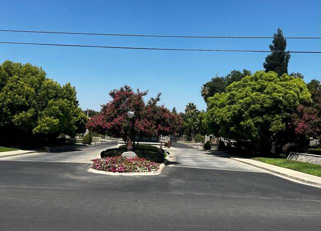 Property at 1702 S Manzanita St, Visalia, CA 93292