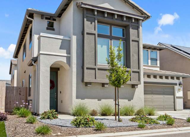 Property at 3412 W Venice Ave, Visalia, CA 93277, 3 beds, 2.5 baths