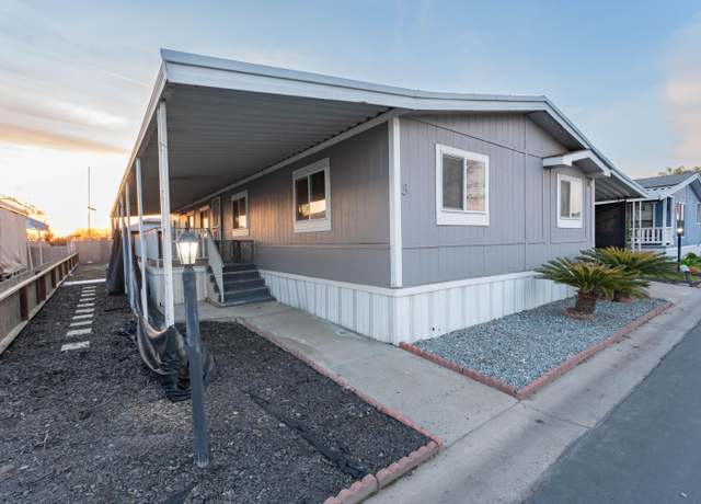 Property at 900 E Rankin Ave #3, Tulare, CA 93274, 3 beds, 2 baths