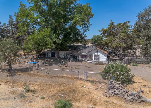 Property at 31345 Rd 132, Visalia, CA 93292, 3 beds, 2 baths