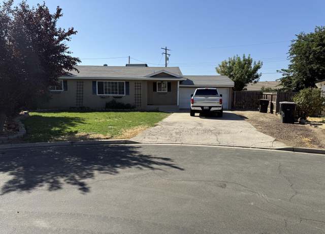Property at 639 E South View Ave, Visalia, CA 93292, 3 beds, 1 bath