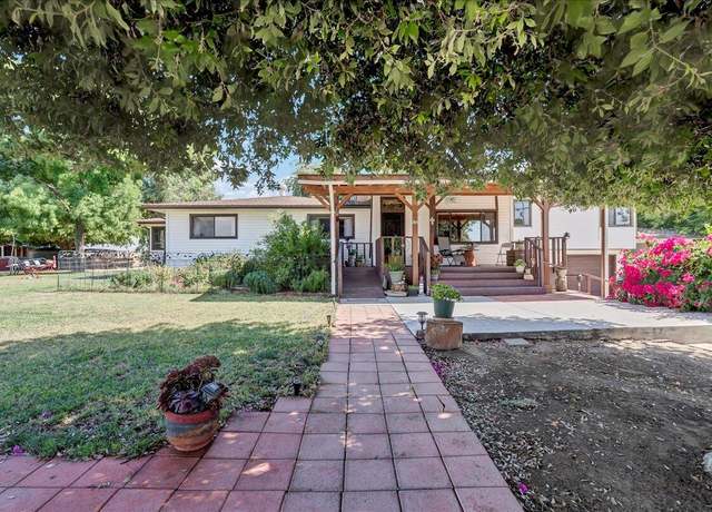 Property at 28002 Ave 56 Ave, Porterville, CA 93257, 3 beds, 2 baths