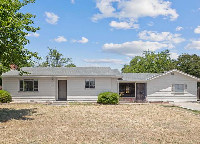 Property at 5010 W Oak Ave, Visalia, CA 93291, 5 beds, 3 baths