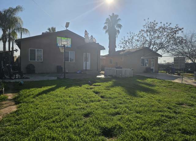 Property at 159 E E Yates Ave, Porterville, CA 93257, 3 beds, 1.5 baths