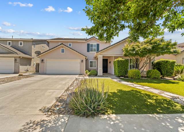 Property at 2223 E La Vida Ave, Visalia, CA 93292, 3 beds, 2.5 baths