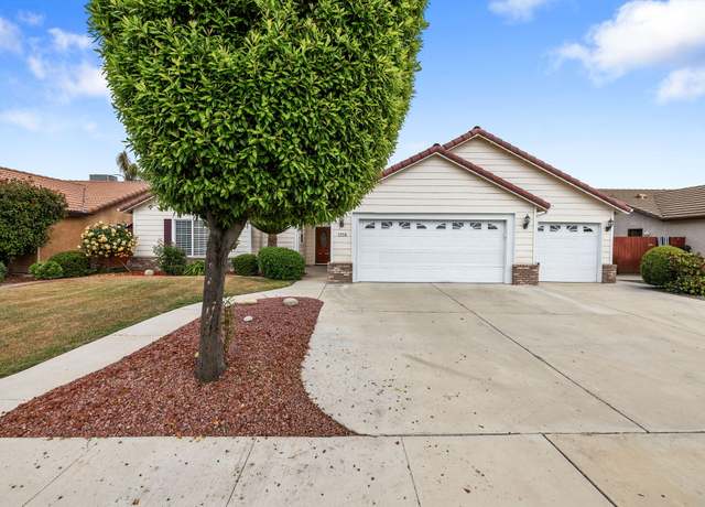 Property at 1256 Patsy St, Porterville, CA 93257, 3 beds, 2 baths
