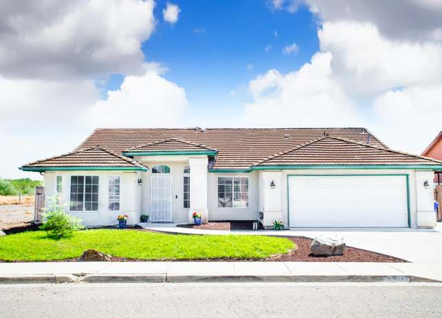 Property at 1127 W Orange Ave, Porterville, CA 93257, 3 beds, 2 baths