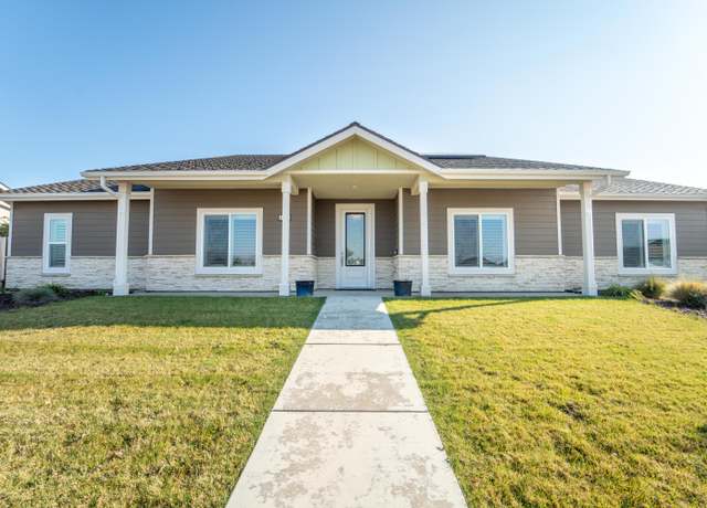 Property at 1002 Walnut St, Woodlake, CA 93286, 5 beds, 2.5 baths
