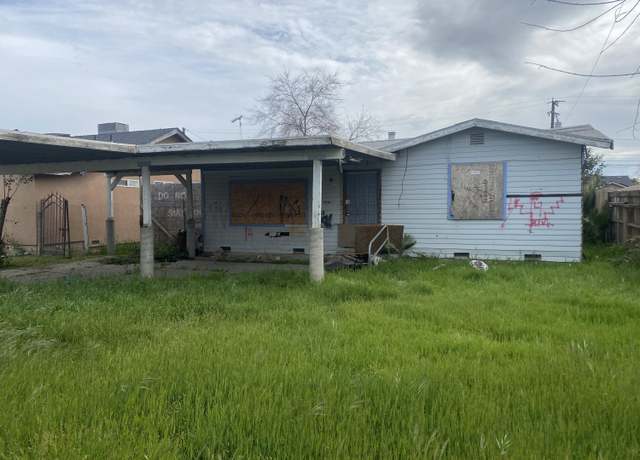 Property at 1001 W Buena Vista Ave, Visalia, CA 93291, 2 beds, 1 bath