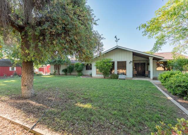 Property at 28046 Avenue 84 Ave, Porterville, CA 93257, 4 beds, 2 baths
