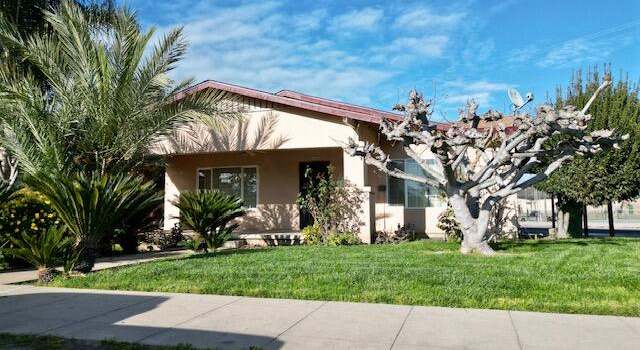 Photo of 358 S K St, Dinuba, CA 93618
