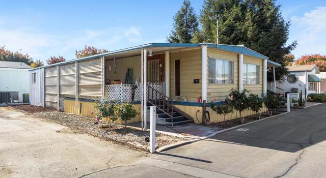 Photo of 820 Chinowth St #105, Visalia, CA 93277