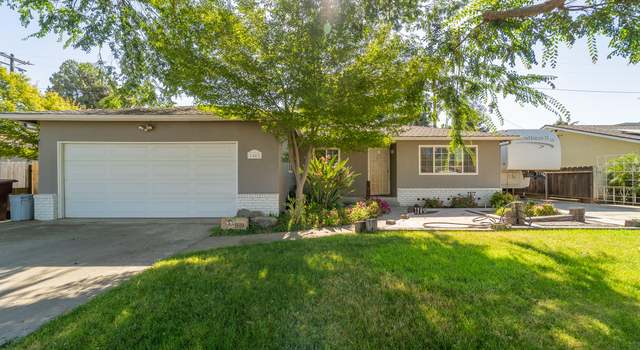 Photo of 1482 N Sampson St, Tulare, CA 93274