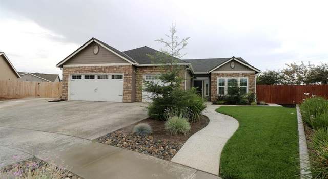 Photo of 2327 Bell Port Ct, Tulare, CA 93274