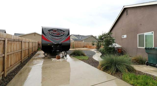 Photo of 2327 Bell Port Ct, Tulare, CA 93274