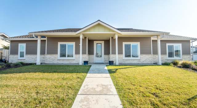 Photo of 1002 Walnut St, Woodlake, CA 93286