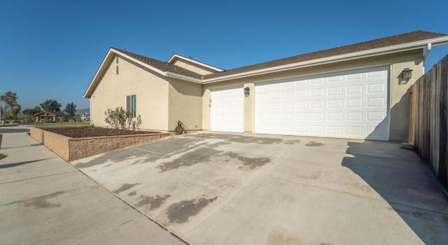 Photo of 1002 Walnut St, Woodlake, CA 93286