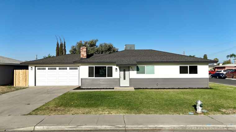 Photo of 5916 Marbella St Bakersfield, CA 93313