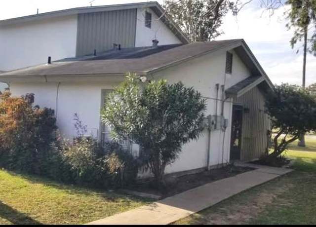 Property at 804-4 Continental Dr, Brownsville, TX 78520, 1 bed, 1.5 baths