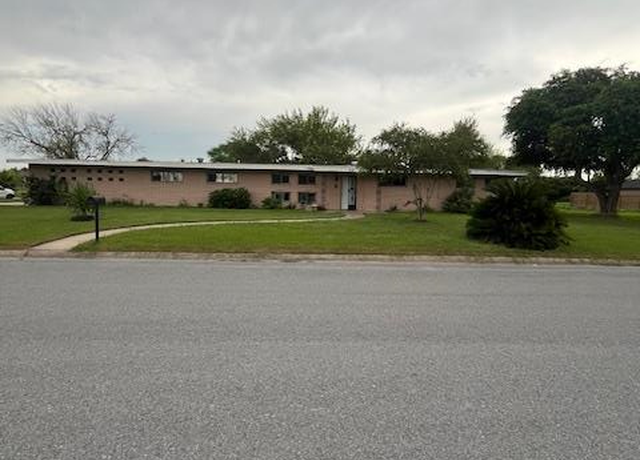 Property at 414 W Linda Ave, Harlingen, TX 78550, 4 beds, 3 baths