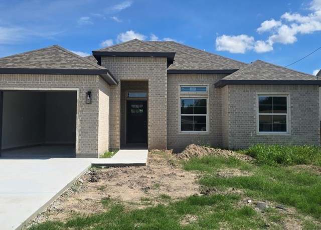 Property at 130 E Magnolia Ave, La Feria, TX 78559, 2 beds, 2 baths