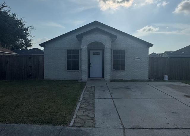 Property at 2965 Monte Cristo Dr, Brownsville, TX 78526, 3 beds, 2 baths