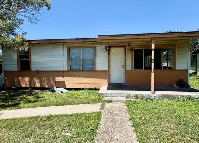Property at 1206 S C St, Harlingen, TX 78550, 3 beds, 1 bath