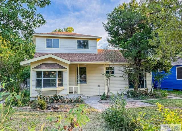 Property at 1118 E Filmore Ave, Harlingen, TX 78550, 4 beds, 3 baths