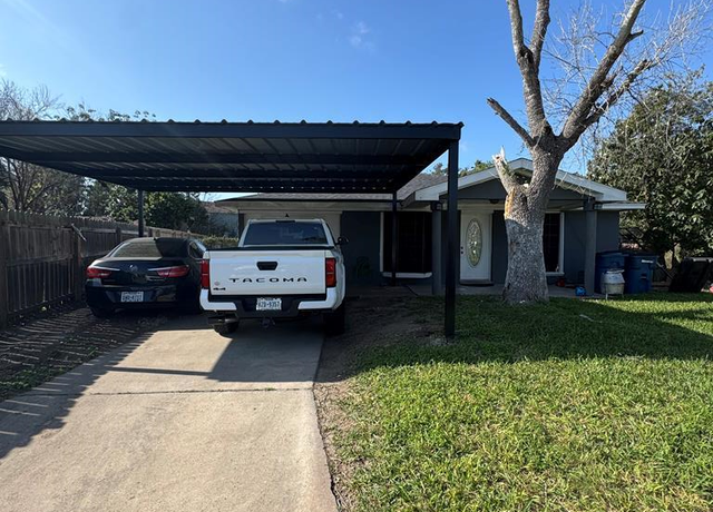 Property at 1785 Woodway Dr, Brownsville, TX 78521, 4 beds, 3 baths