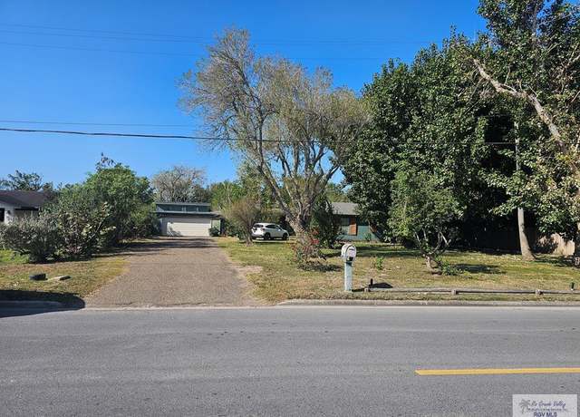 Property at 135 Poinciana Dr, Brownsville, TX 78520, 4 beds, 3.5 baths