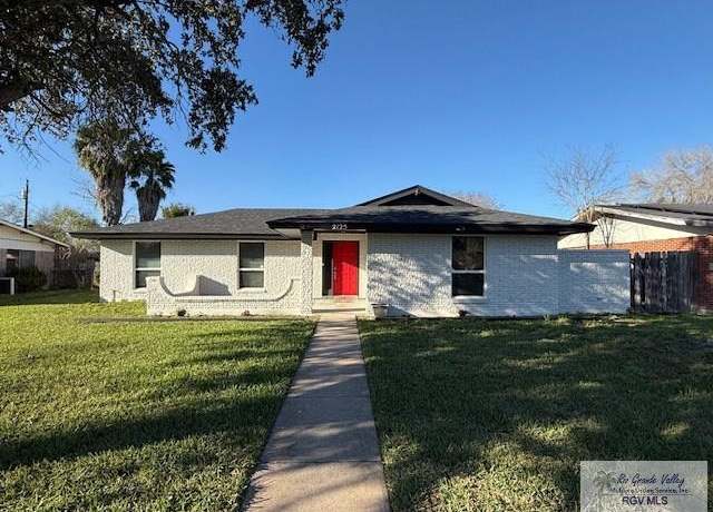 Property at 2125 E Adams Ave, Harlingen, TX 78550, 3 beds, 2 baths