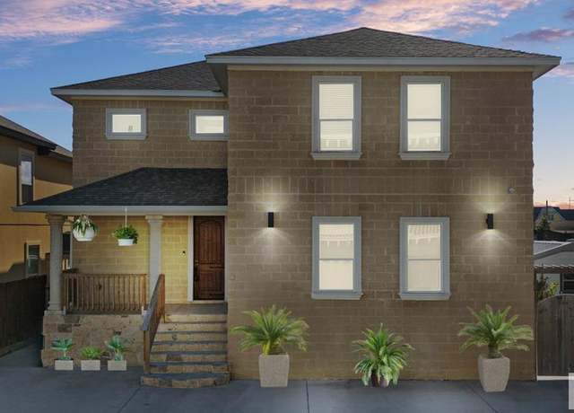 Property at 1013 Tarpon Ave, Port Isabel, TX 78578, 5 beds, 4 baths