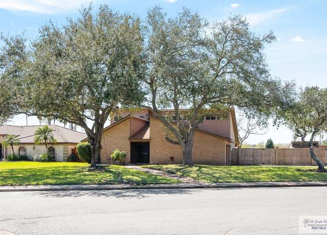 Property at 64 Thornhill Trl, Brownsville, TX 78521, 3 beds, 3 baths