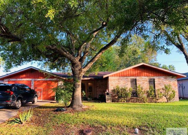 Property at 31 Casa de Palmas, Brownsville, TX 78521, 3 beds, 2 baths
