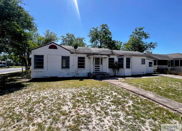 Property at 1520 S 1st St, Harlingen, TX 78550, 3 beds, 2 baths